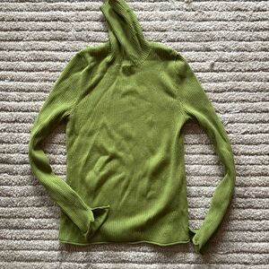 Anthropologie ribbed green turtleneck, barely ever worn like new